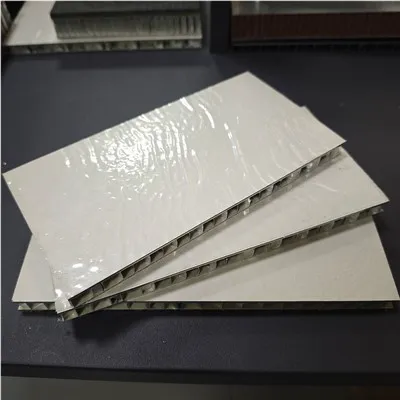 Feuerfeste Aluminiumwabenplatte für die Decke